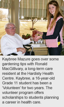 Kaybree Mazure goes over some gardening tips with Ronald MacGillivary, a long-term care resident at the Hardisty Health Centre. Kaybree, a 16-year-old Grade 11 student has been a ‘Volunteen’ for two years. The volunteer program offers scholarships to students planning a career in health care. 