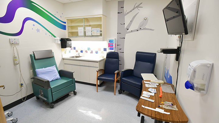 Stollery Medical Outpatient Unit patient room