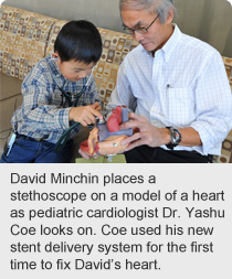 David Minchin places a stethoscope on 