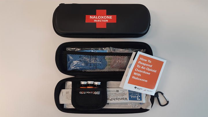 naloxone kit