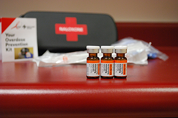 naloxone kit