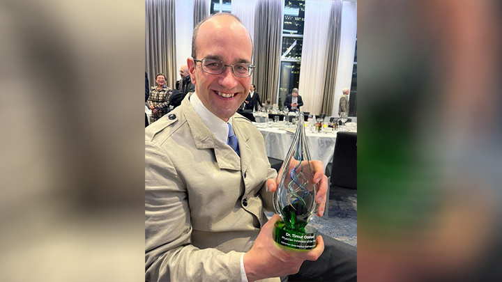 For pioneering a new approach to anesthesia for cancer patients, Dr. Timur Ozelsel of the Cross Cancer Institute has been recognized as Physician Innovator of the Year by the Edmonton Medical Staff Association.