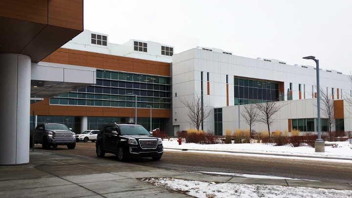 The new Grande Prairie Regional Hospital features 11 operating room suites (ORs), including two ORs supported by the Alberta Surgical initiative and a dedicated obstetrical OR in the maternity unit. A state-of-the-art cancer centre features two radiation vaults, making Grande Prairie the fifth centre in Alberta — and the first in AHS North Zone — to offer radiation therapy.