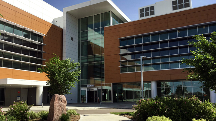 Alberta Health Services gained possession of the Grande Prairie Regional Hospital in June 2020. Operational planning and commissioning is now underway at the new facility.