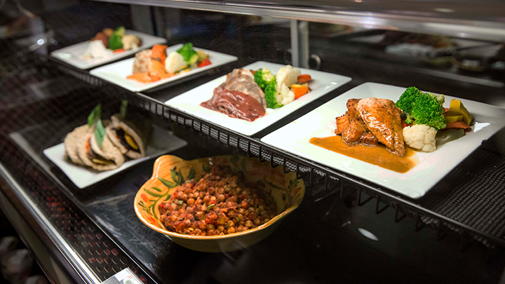 Inspired by the Healthy Eating Environment Policy, many nutritious menu choices are offered by Retail Food Services in cafeterias across Alberta Health Services’ facilities. 